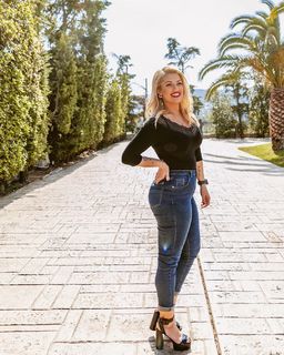 Nancy Paradeisanou feet photo thumbnail