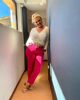 Nancy Paradeisanou feet photo thumbnail