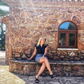 Nancy Paradeisanou feet photo thumbnail