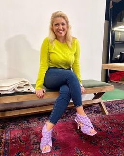 Nancy Paradeisanou feet photo thumbnail