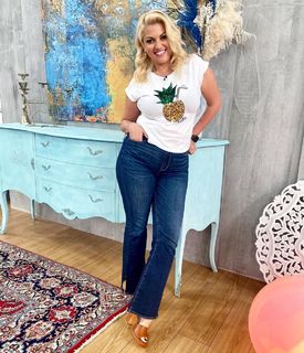 Nancy Paradeisanou feet photo thumbnail