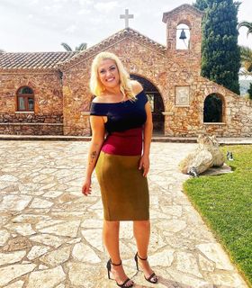 Nancy Paradeisanou feet photo thumbnail