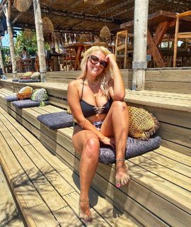 Nancy Paradeisanou feet photo thumbnail