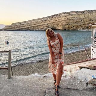 Nancy Paradeisanou feet photo thumbnail