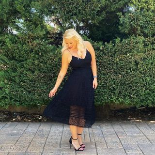 Nancy Paradeisanou feet photo thumbnail