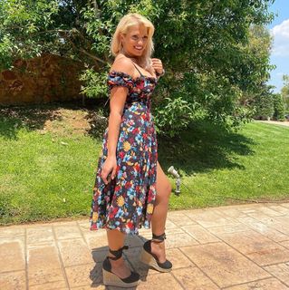 Nancy Paradeisanou feet photo thumbnail