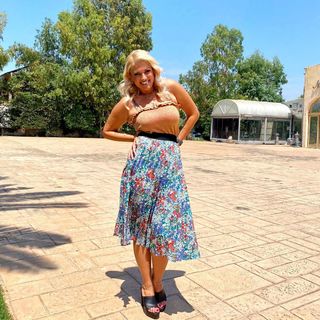 Nancy Paradeisanou feet photo thumbnail