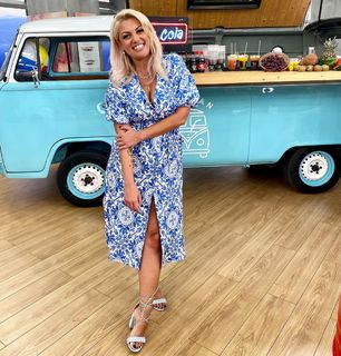 Nancy Paradeisanou feet photo thumbnail