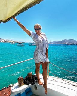 Nancy Paradeisanou feet photo thumbnail