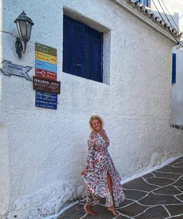 Nancy Paradeisanou feet photo thumbnail