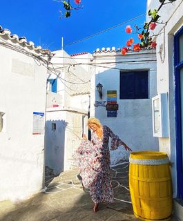 Nancy Paradeisanou feet photo thumbnail