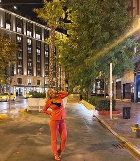 Nancy Paradeisanou feet photo thumbnail