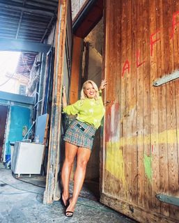 Nancy Paradeisanou feet photo thumbnail