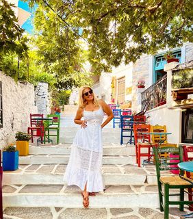 Nancy Paradeisanou feet photo thumbnail