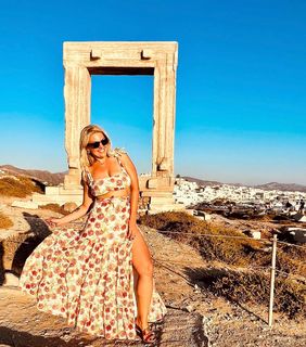 Nancy Paradeisanou feet photo thumbnail