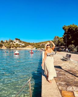 Nancy Paradeisanou feet photo thumbnail