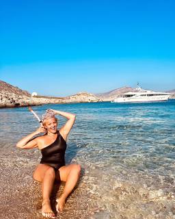 Nancy Paradeisanou feet photo thumbnail