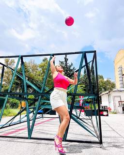 Nancy Paradeisanou feet photo thumbnail