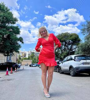 Nancy Paradeisanou feet photo thumbnail