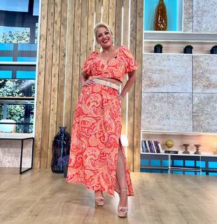 Nancy Paradeisanou feet photo thumbnail