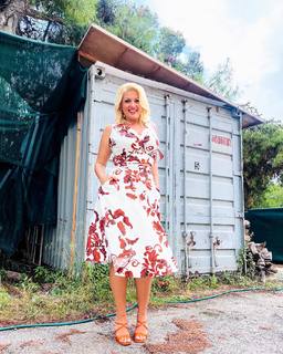 Nancy Paradeisanou feet photo thumbnail