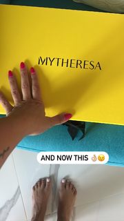 Nancy Paradeisanou feet photo thumbnail