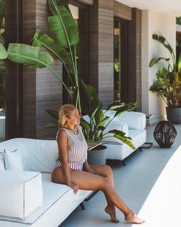 Nancy Paradeisanou feet photo thumbnail