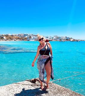 Nancy Paradeisanou feet photo thumbnail