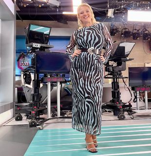 Nancy Paradeisanou feet photo thumbnail