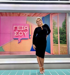 Nancy Paradeisanou feet photo thumbnail