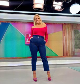 Nancy Paradeisanou feet photo thumbnail