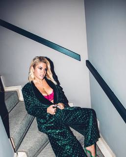 Nancy Paradeisanou feet photo thumbnail