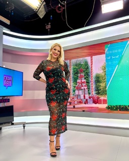 Nancy Paradeisanou feet photo thumbnail