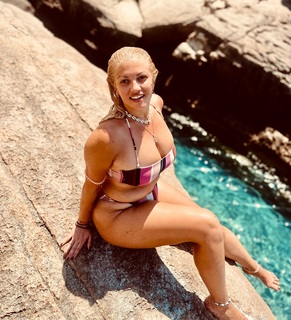 Nancy Paradeisanou feet photo thumbnail