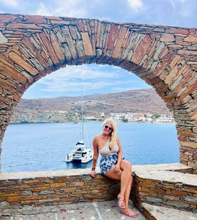 Nancy Paradeisanou feet photo thumbnail