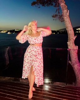 Nancy Paradeisanou feet photo thumbnail