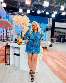 Nancy Paradeisanou feet photo thumbnail