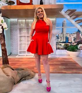 Nancy Paradeisanou feet photo thumbnail