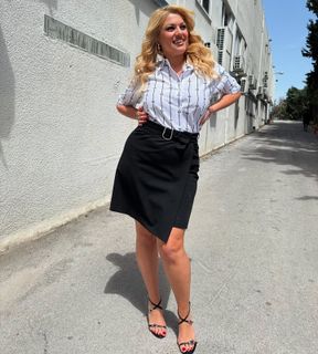 Nancy Paradeisanou feet photo thumbnail