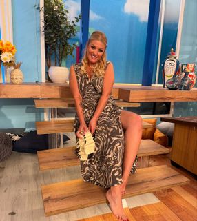 Nancy Paradeisanou feet photo thumbnail