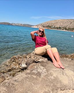 Nancy Paradeisanou feet photo thumbnail