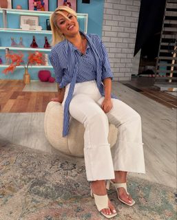 Nancy Paradeisanou feet photo thumbnail