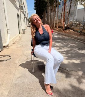 Nancy Paradeisanou feet photo thumbnail