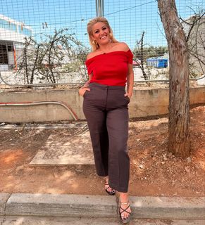 Nancy Paradeisanou feet photo thumbnail