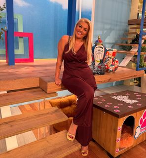 Nancy Paradeisanou feet photo thumbnail