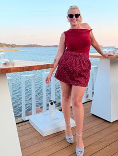 Nancy Paradeisanou feet photo thumbnail