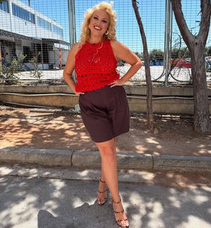 Nancy Paradeisanou feet photo thumbnail