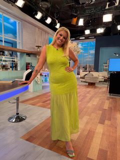 Nancy Paradeisanou feet photo thumbnail