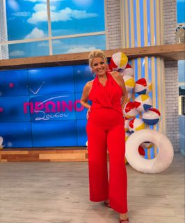 Nancy Paradeisanou feet photo thumbnail