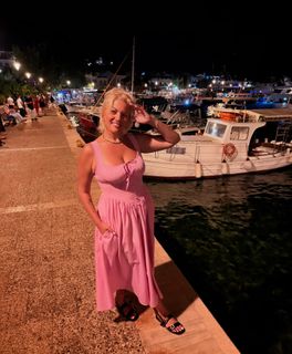 Nancy Paradeisanou feet photo thumbnail